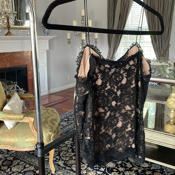 Diane Von Furstenberg lace top size 2 - Picture 5 of 6